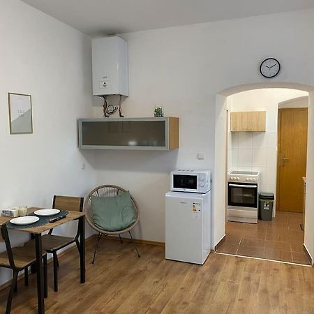 Cozy 1 Bedroom Studio In The Center Of Pilsen Plzeň Exterior foto
